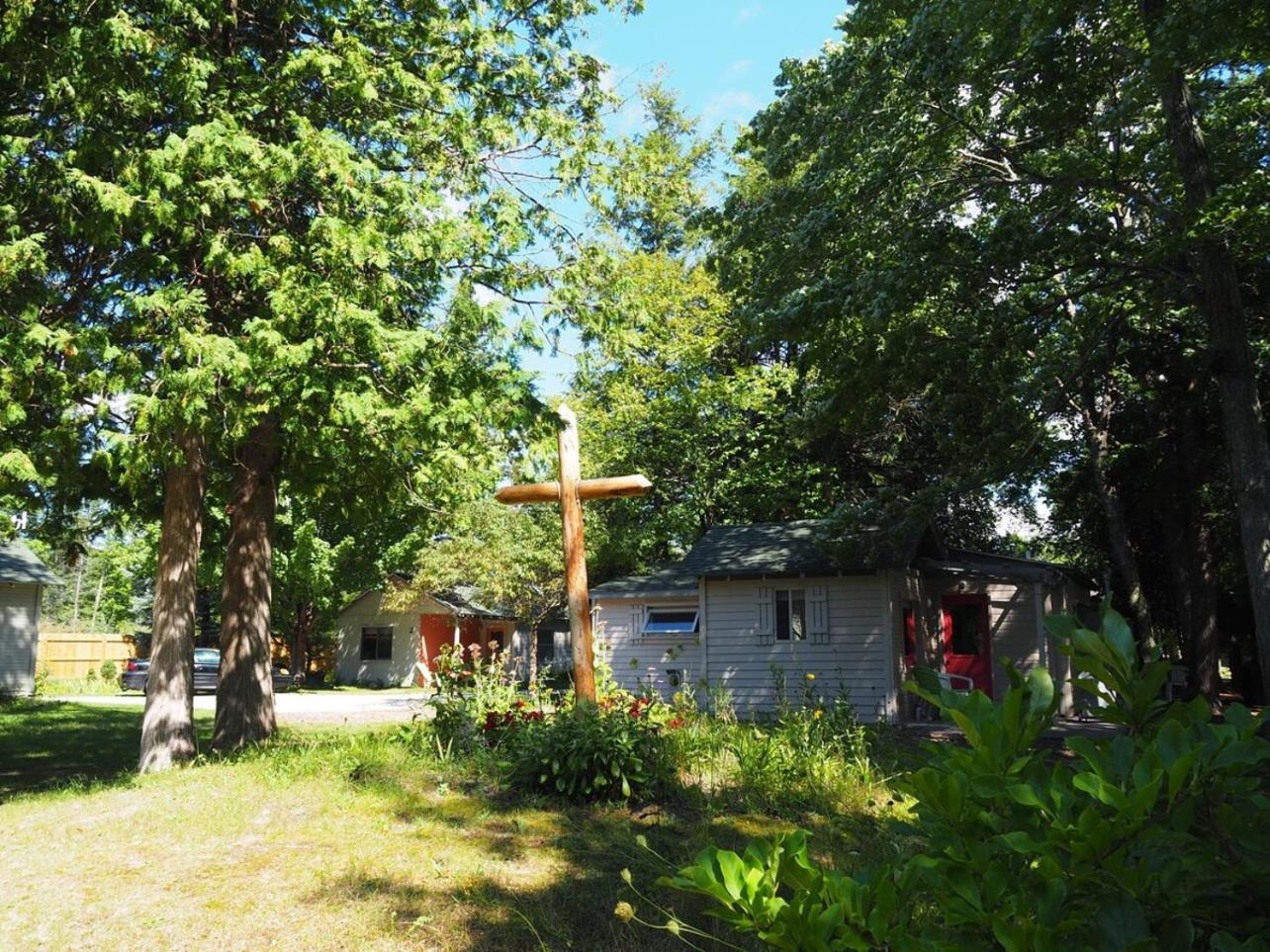 Sleeping Bear Riverside Cabins - Cabin #1 Honor Buitenkant foto