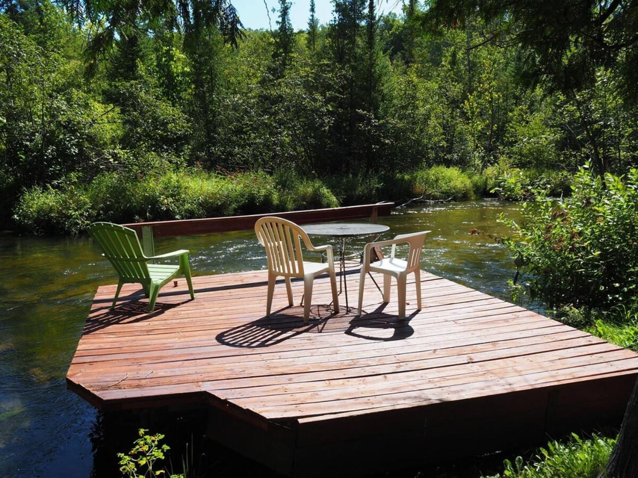 Sleeping Bear Riverside Cabins - Cabin #1 Honor Buitenkant foto