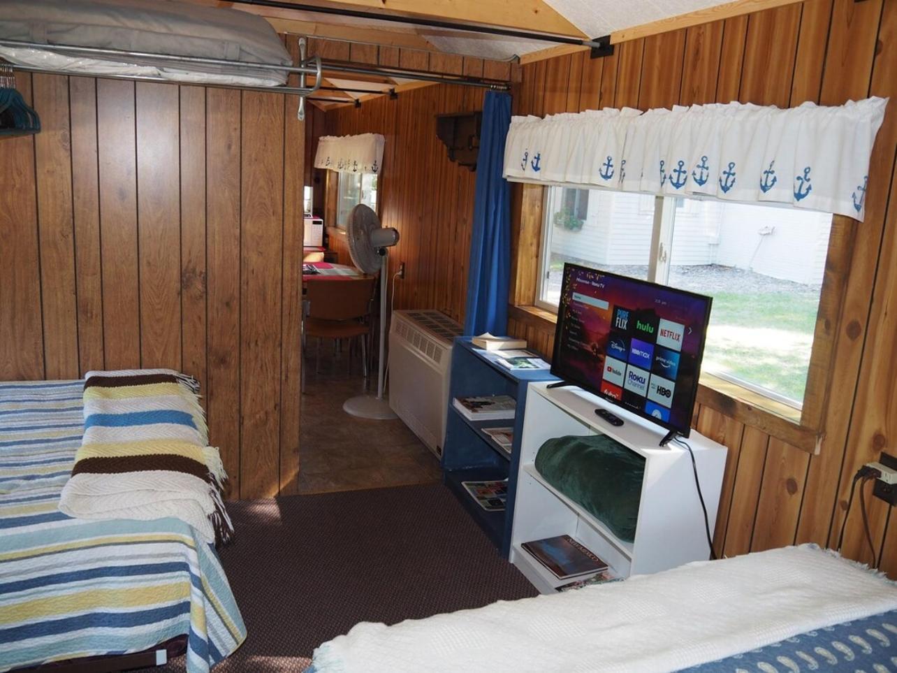 Sleeping Bear Riverside Cabins - Cabin #1 Honor Buitenkant foto