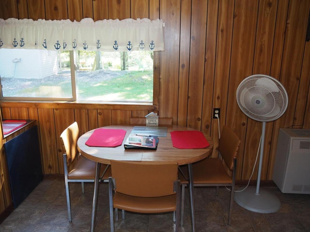 Sleeping Bear Riverside Cabins - Cabin #1 Honor Buitenkant foto
