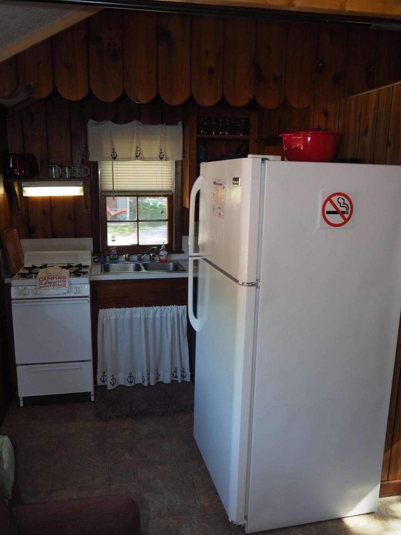 Sleeping Bear Riverside Cabins - Cabin #1 Honor Buitenkant foto