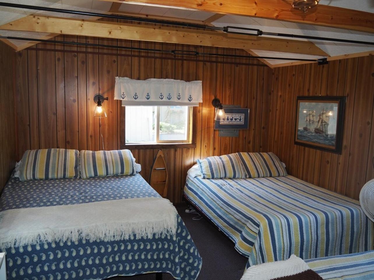 Sleeping Bear Riverside Cabins - Cabin #1 Honor Buitenkant foto