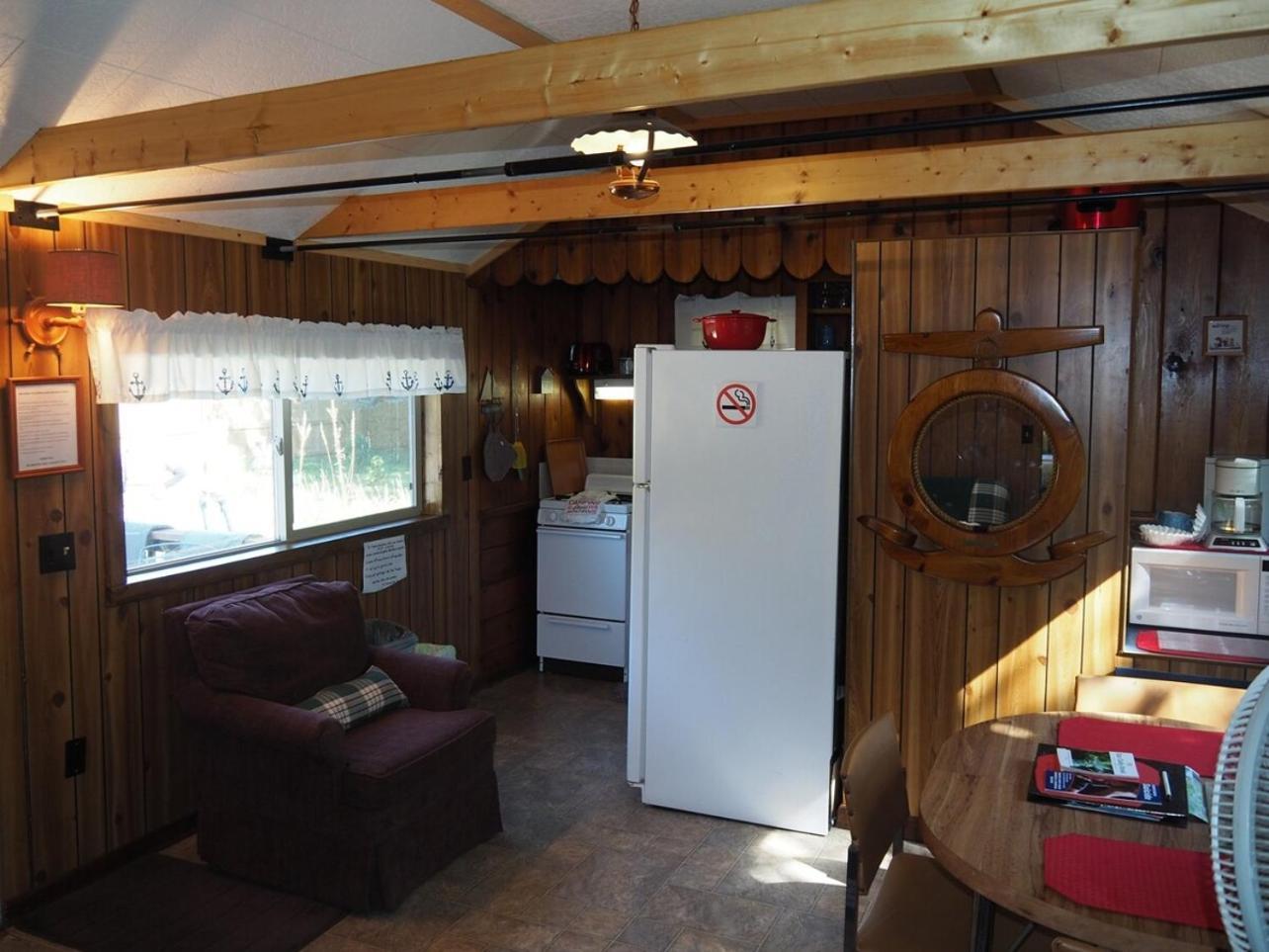 Sleeping Bear Riverside Cabins - Cabin #1 Honor Buitenkant foto